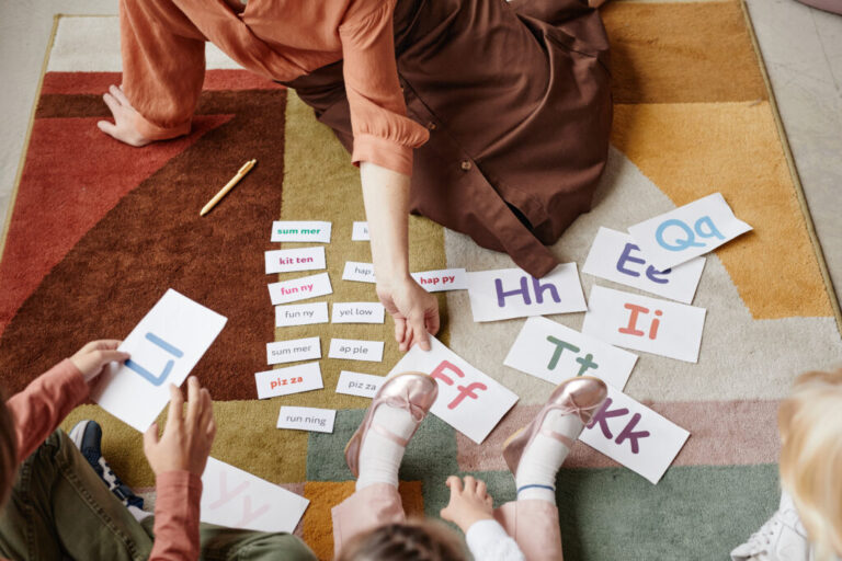 small woman teaching english to children 2023 11 27 04 54 34 utc 1024x683 1 768x512