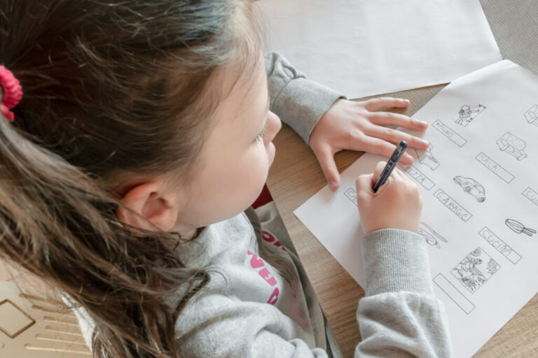 baby girl learning to write 2023 11 27 05 32 48 utc 1024x683 1 768x512
